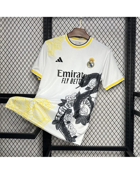 Maillot édition spéciale Mamba blanc et noir Real Madrid 2024/25